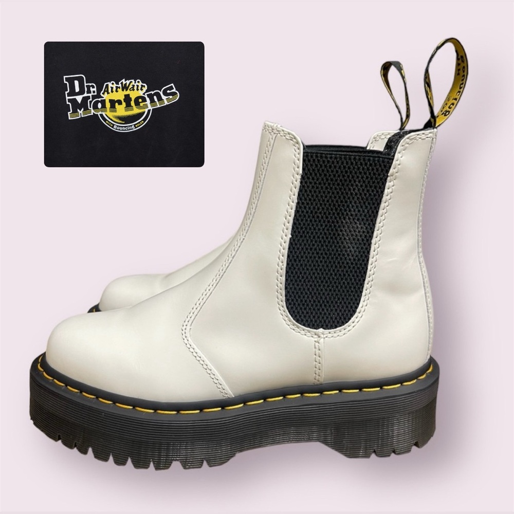 Doc Martens Dr Martens, 2976 SMOOTH LEATHER PLATFORM CHELSEA BOOTS - BRAND NEW